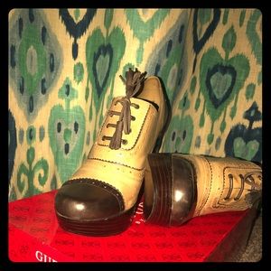 Guess Platform heels